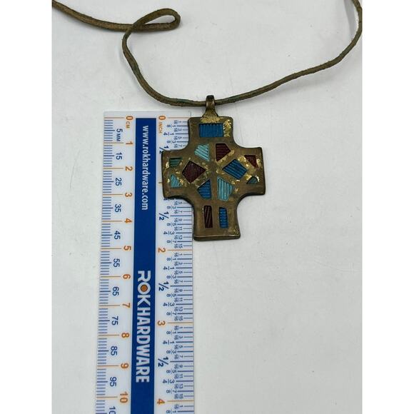 Vintage Retro Terra Sancta
Creations 1966 Israel Brass Tone
Cross Pendant - Picture 7 of 7